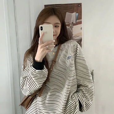 Loose Round Neck Striped Long-sleeved Sweater