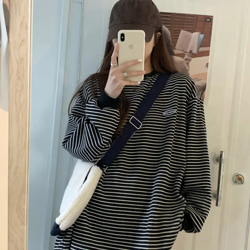Loose Round Neck Striped Long-sleeved Sweater